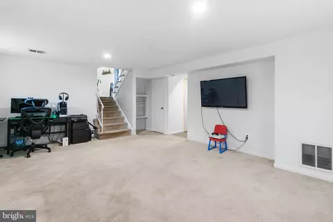 1011 Loxford Ter, Silver Spring, MD 20901 photo 8