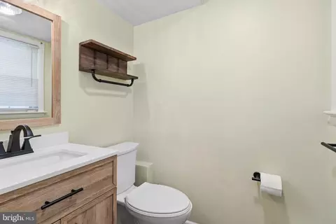 1011 Loxford Ter, Silver Spring, MD 20901 photo 10