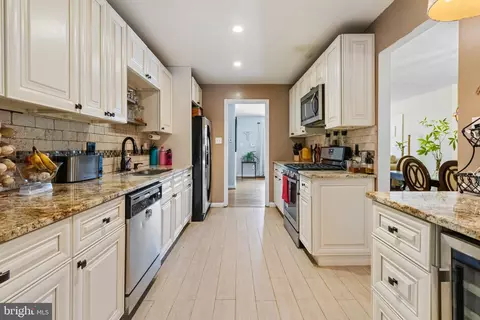 1011 Loxford Ter, Silver Spring, MD 20901 photo 6
