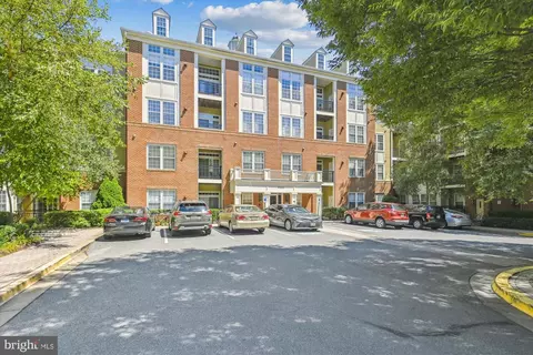 9405 Blackwell Rd #102, Rockville, MD 20850