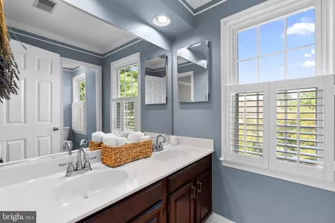 127 Upshire Cir, Gaithersburg, MD 20878 photo 33