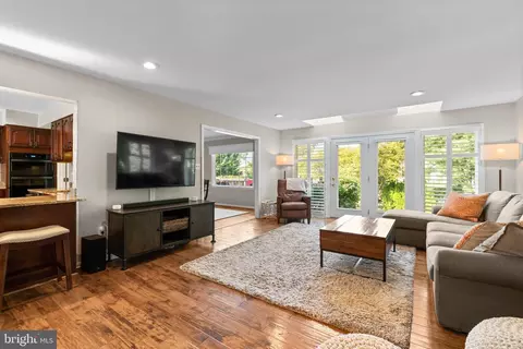 127 Upshire Cir, Gaithersburg, MD 20878 photo 18