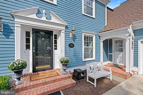 127 Upshire Cir, Gaithersburg, MD 20878 photo 3