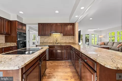 127 Upshire Cir, Gaithersburg, MD 20878 photo 14