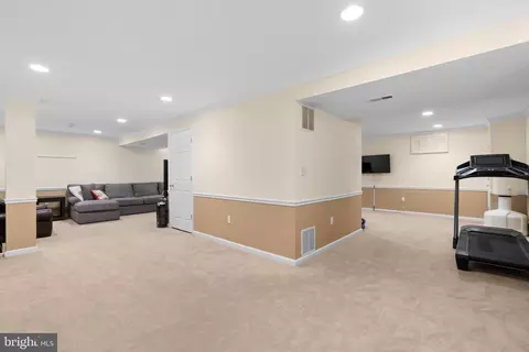 127 Upshire Cir, Gaithersburg, MD 20878 photo 36