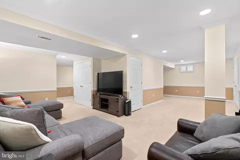 127 Upshire Cir, Gaithersburg, MD 20878 photo 40