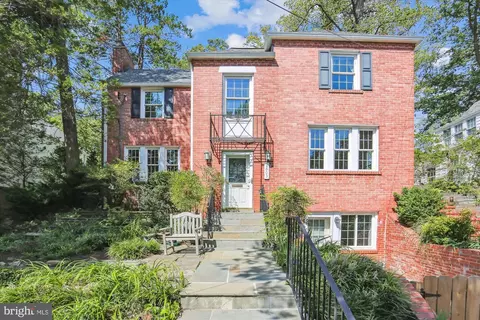 2803 Washington Ave, Chevy Chase, MD 20815