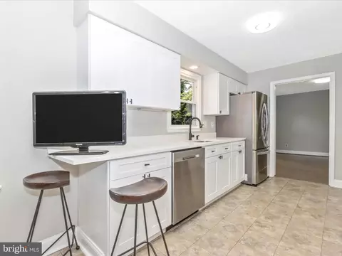 2203 Touchstone Ct, Silver Spring, MD 20904 photo 14