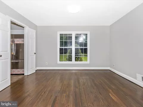 2203 Touchstone Ct, Silver Spring, MD 20904 photo 8