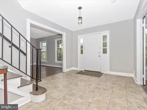 2203 Touchstone Ct, Silver Spring, MD 20904 photo 2