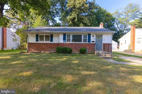 1118 Maple Ave, Rockville, MD 20851