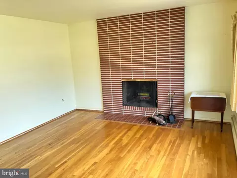 2501 Seibel Dr, Silver Spring, MD 20905 photo 2