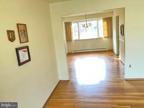 2501 Seibel Dr, Silver Spring, MD 20905 photo 4