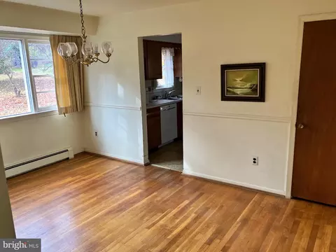 2501 Seibel Dr, Silver Spring, MD 20905 photo 5