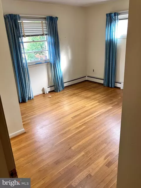 2501 Seibel Dr, Silver Spring, MD 20905 photo 9