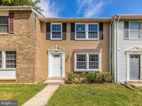 19941 Buhrstone Dr, Gaithersburg, MD 20886
