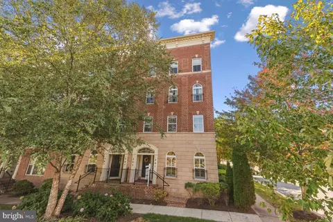 201 Community Center Ave #201, Gaithersburg, MD 20878