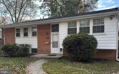 914 Playford Ln, Silver Spring, MD 20901