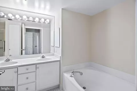 14801 Pennfield Cir #402, Silver Spring, MD 20906 photo 33