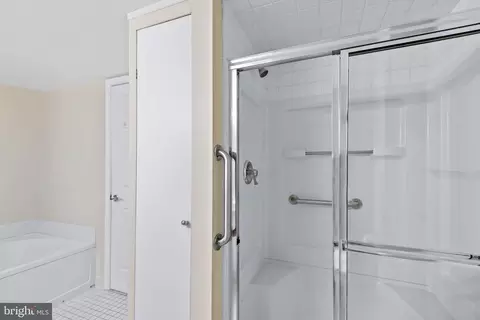 14801 Pennfield Cir #402, Silver Spring, MD 20906 photo 30