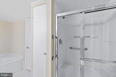 14801 Pennfield Cir #402, Silver Spring, MD 20906 photo 57