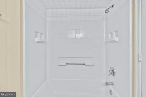 14801 Pennfield Cir #402, Silver Spring, MD 20906 photo 35