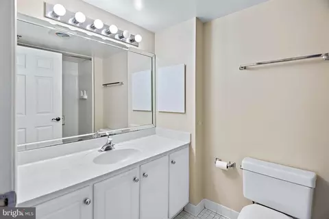 14801 Pennfield Cir #402, Silver Spring, MD 20906 photo 37