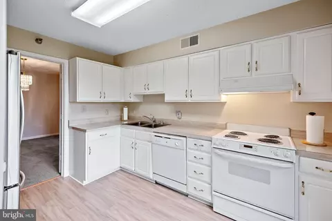 14801 Pennfield Cir #402, Silver Spring, MD 20906 photo 50