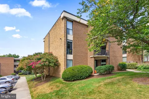 2109 Walsh View Ter #201, Silver Spring, MD 20902 photo 2