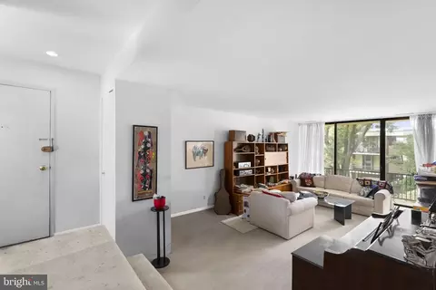 2109 Walsh View Ter #201, Silver Spring, MD 20902 photo 8