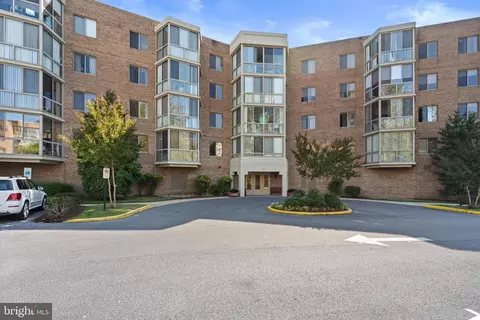 2900 N Leisure World Blvd #316, Silver Spring, MD 20906