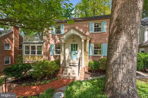 5423 Harwood Rd, Bethesda, MD 20814
