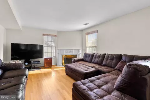 2821 Gracefield Rd, Silver Spring, MD 20904 photo 4