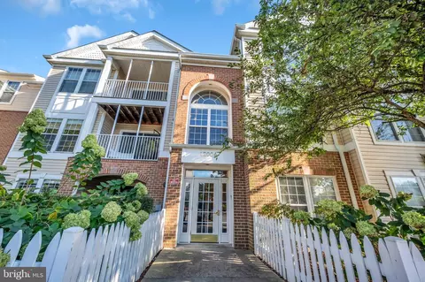 12004 Amber Ridge Cir #B-101, Germantown, MD 20876
