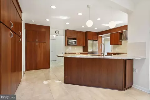 11201 Korman Dr, Potomac, MD 20854 photo 7