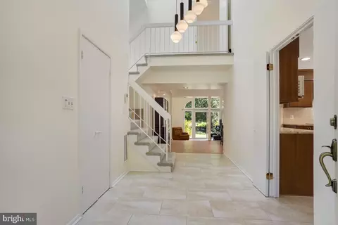 11201 Korman Dr, Potomac, MD 20854 photo 2