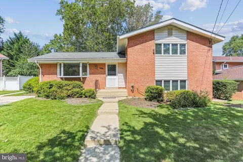 6313 Carnegie Dr, Bethesda, MD 20817