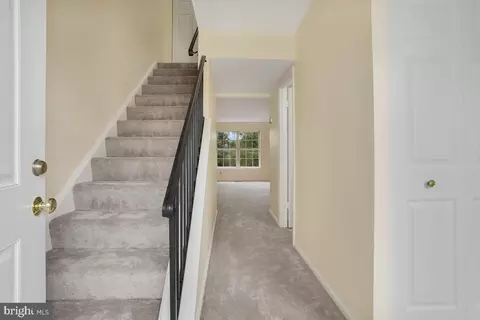 9147 September Ln, Silver Spring, MD 20901 photo 2