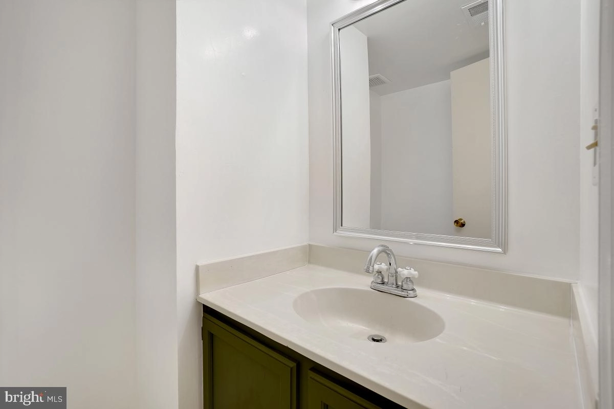 9147 September Ln, Silver Spring, MD 20901 photo 9