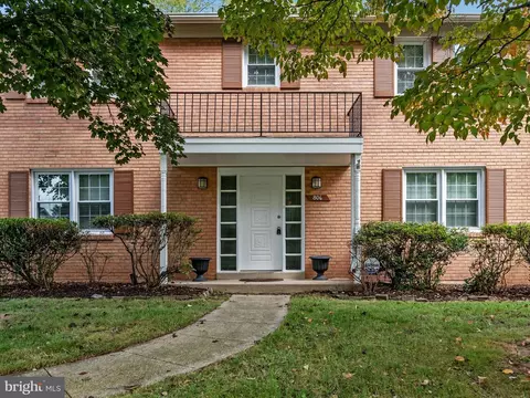 806 Downs Dr, Silver Spring, MD 20904 photo 5