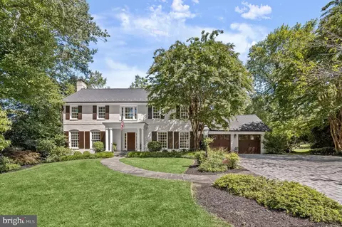 6939 Greentree Rd, Bethesda, MD 20817