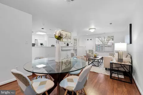 8802 Sturbridge Pl, Montgomery Village, MD 20886