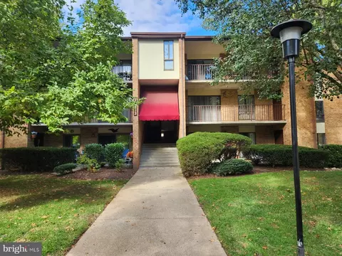 13213 Dairymaid Dr #204, Germantown, MD 20874