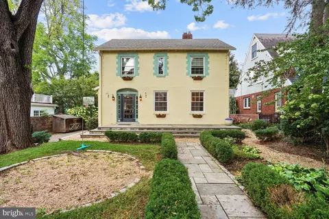 4623 Hunt Ave, Chevy Chase, MD 20815