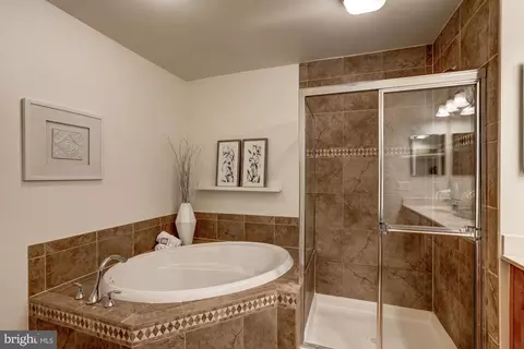 11706 Leesborough Cir #11706, Silver Spring, MD 20902 photo 32