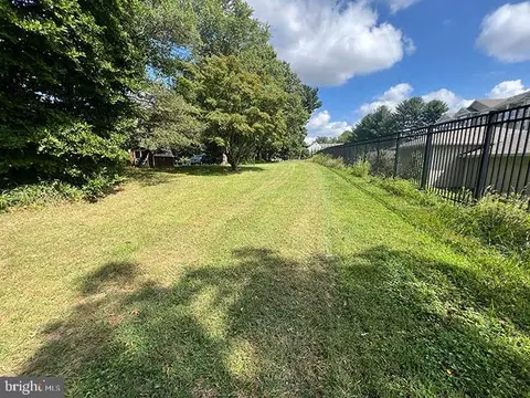 13727 Notley Rd, Silver Spring, MD 20904 photo 3