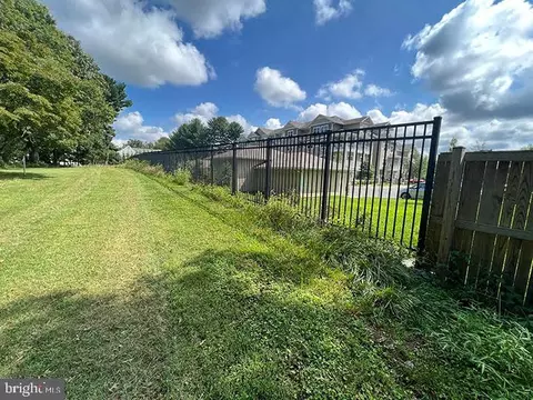 13727 Notley Rd, Silver Spring, MD 20904