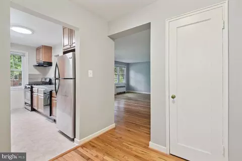 2302 Colston Dr #2302-C, Silver Spring, MD 20910 photo 4