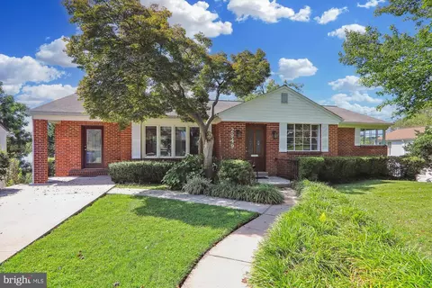 2949 Terrace Dr, Chevy Chase, MD 20815