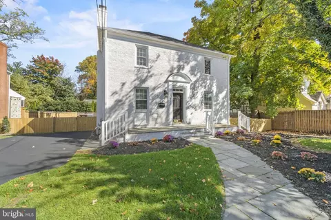 5613 Bradley Blvd, Bethesda, MD 20814